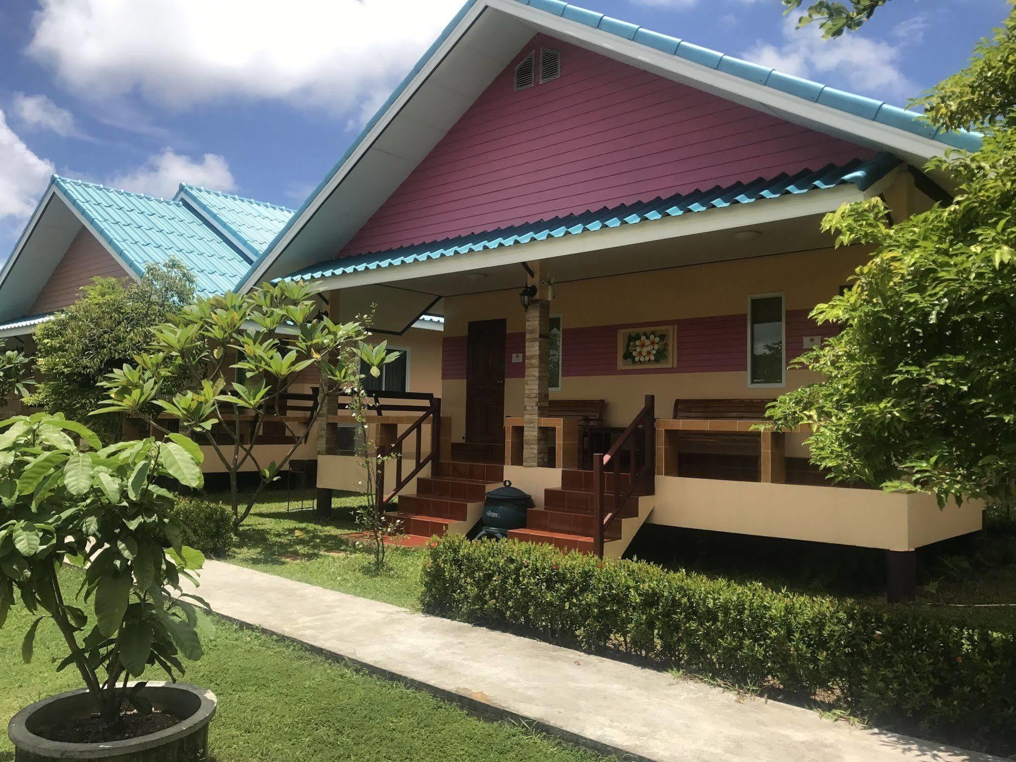 Sangtong Beach Resort Лаем Синг Екстериор снимка
